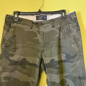 Abercrombie & Fitch Olive Camouflage Pants
